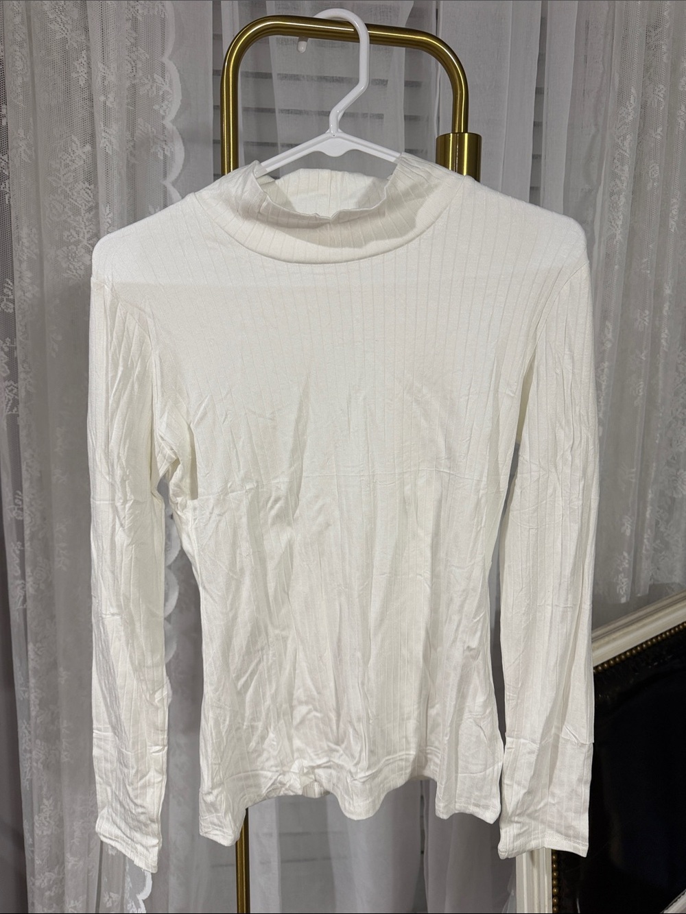 Women's White Ribbed Long-Sleeve Mock Neck Top